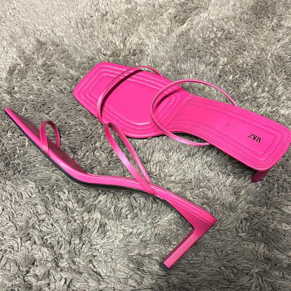 Zara Women's Vibrant Pink kitten Heeled Sandals